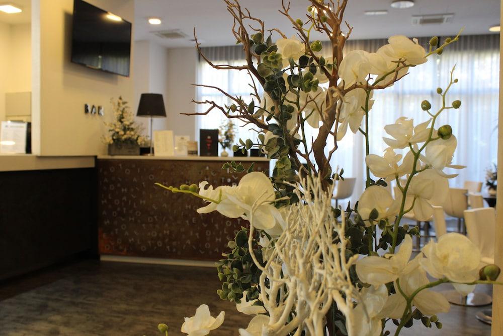 Ih Lorenteggio Hotel Milán